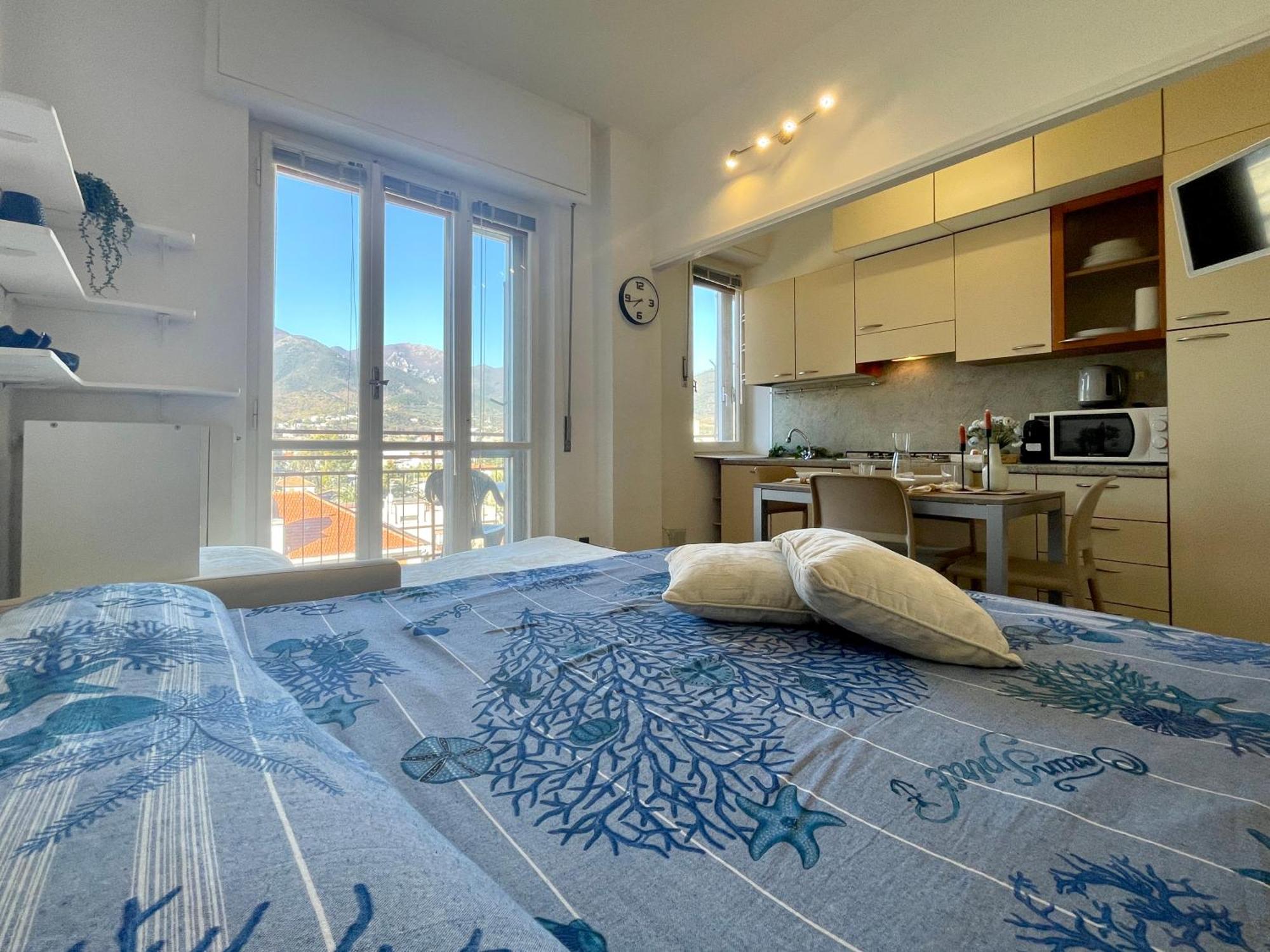Apartamento 150Mt Dal Mare Monolocale In Centro Con Vista Aperta, Wi-Fi E A/C Loano Exterior foto