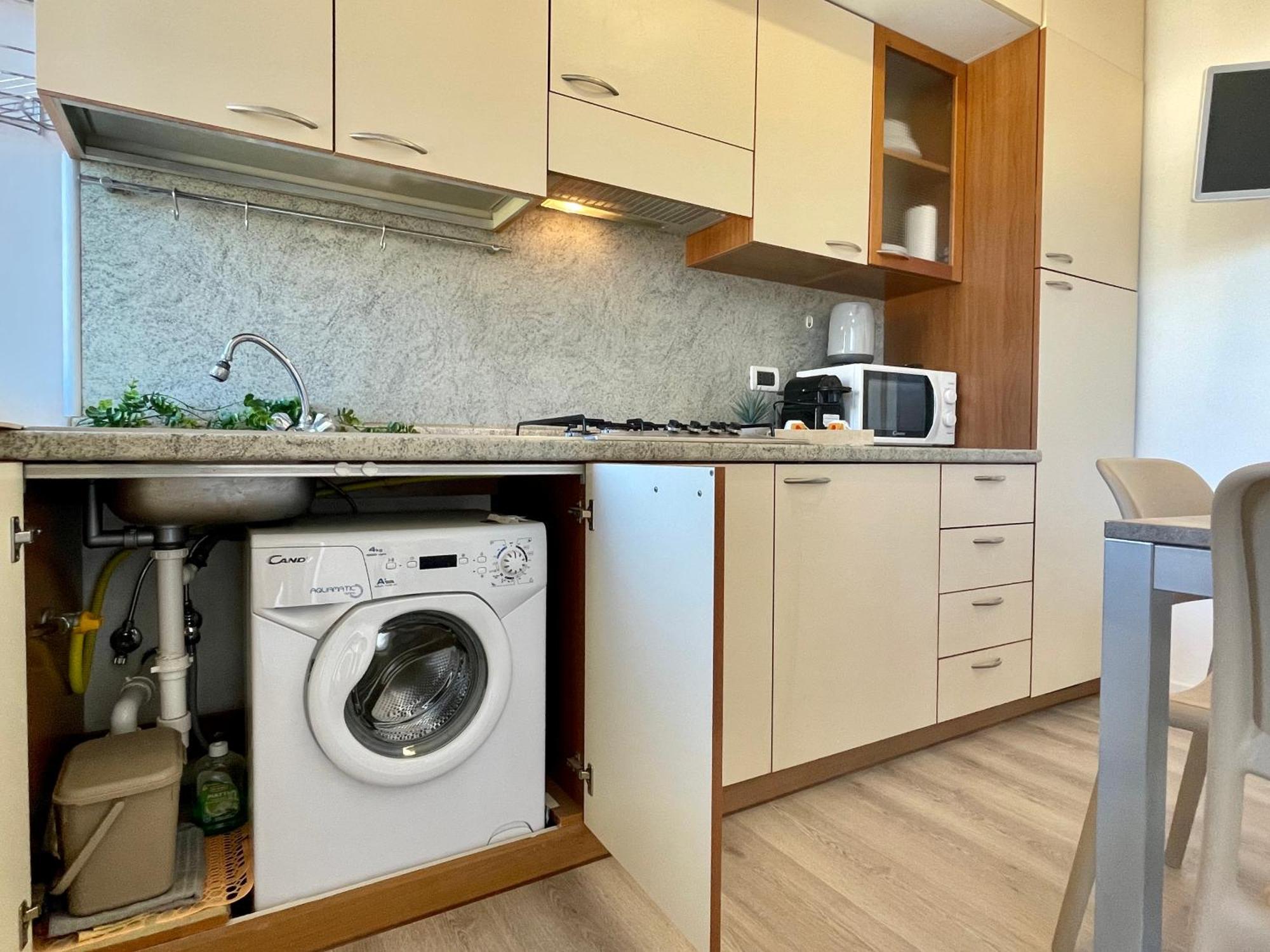 Apartamento 150Mt Dal Mare Monolocale In Centro Con Vista Aperta, Wi-Fi E A/C Loano Exterior foto