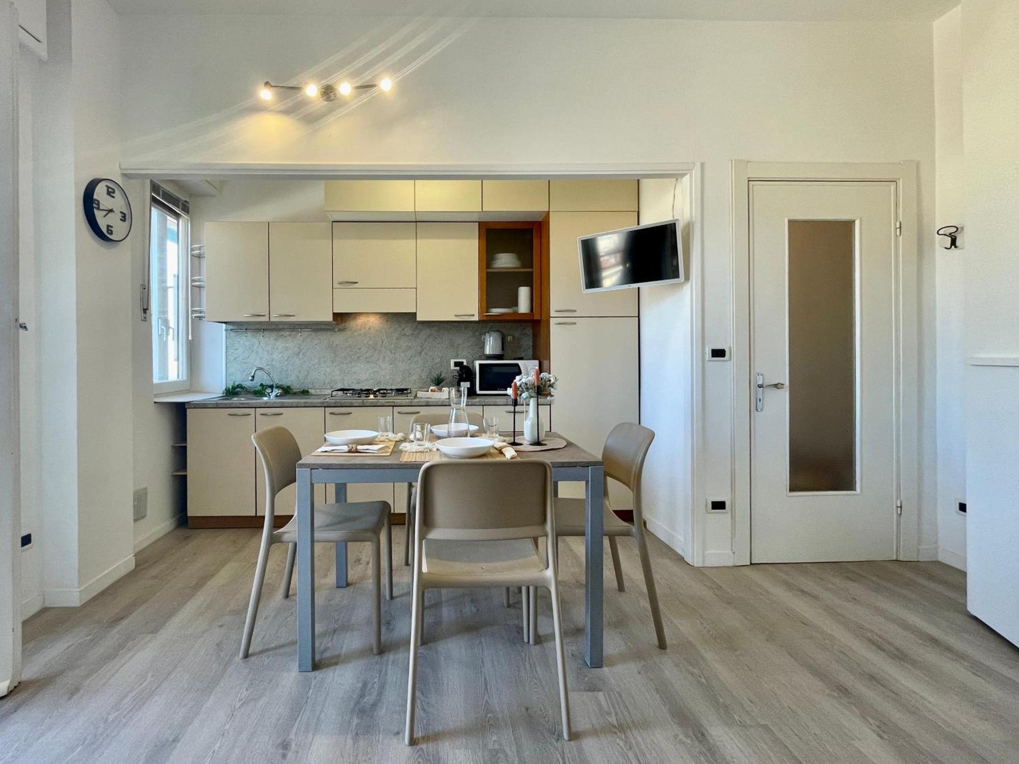 Apartamento 150Mt Dal Mare Monolocale In Centro Con Vista Aperta, Wi-Fi E A/C Loano Exterior foto